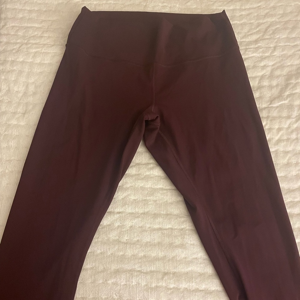 Lululemon leggings. Wunder under high rise leggings 25’